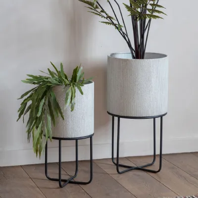 Set of 2 White Planters on Black Metal Stand