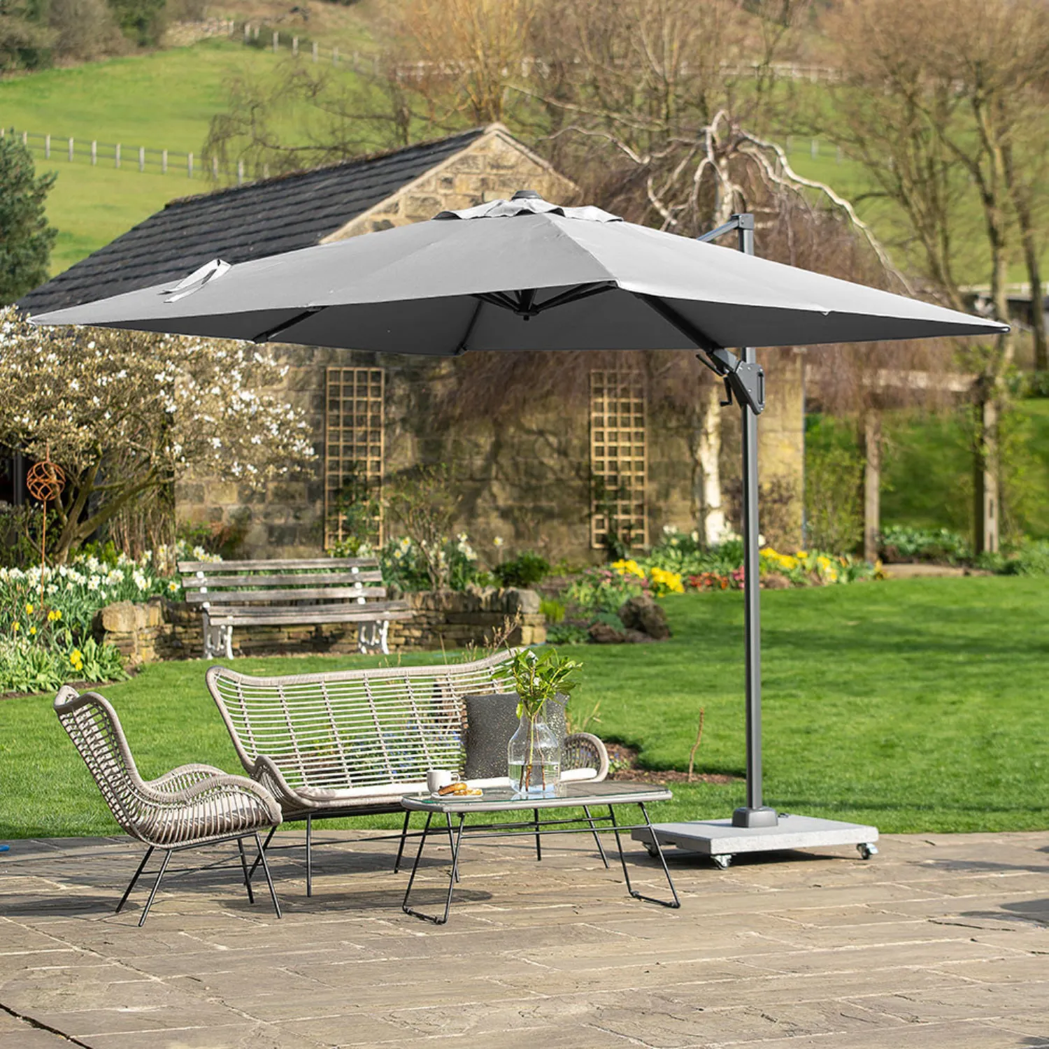 Light Grey Polyester 2.7m Square Outdoor Cantilever Parasol